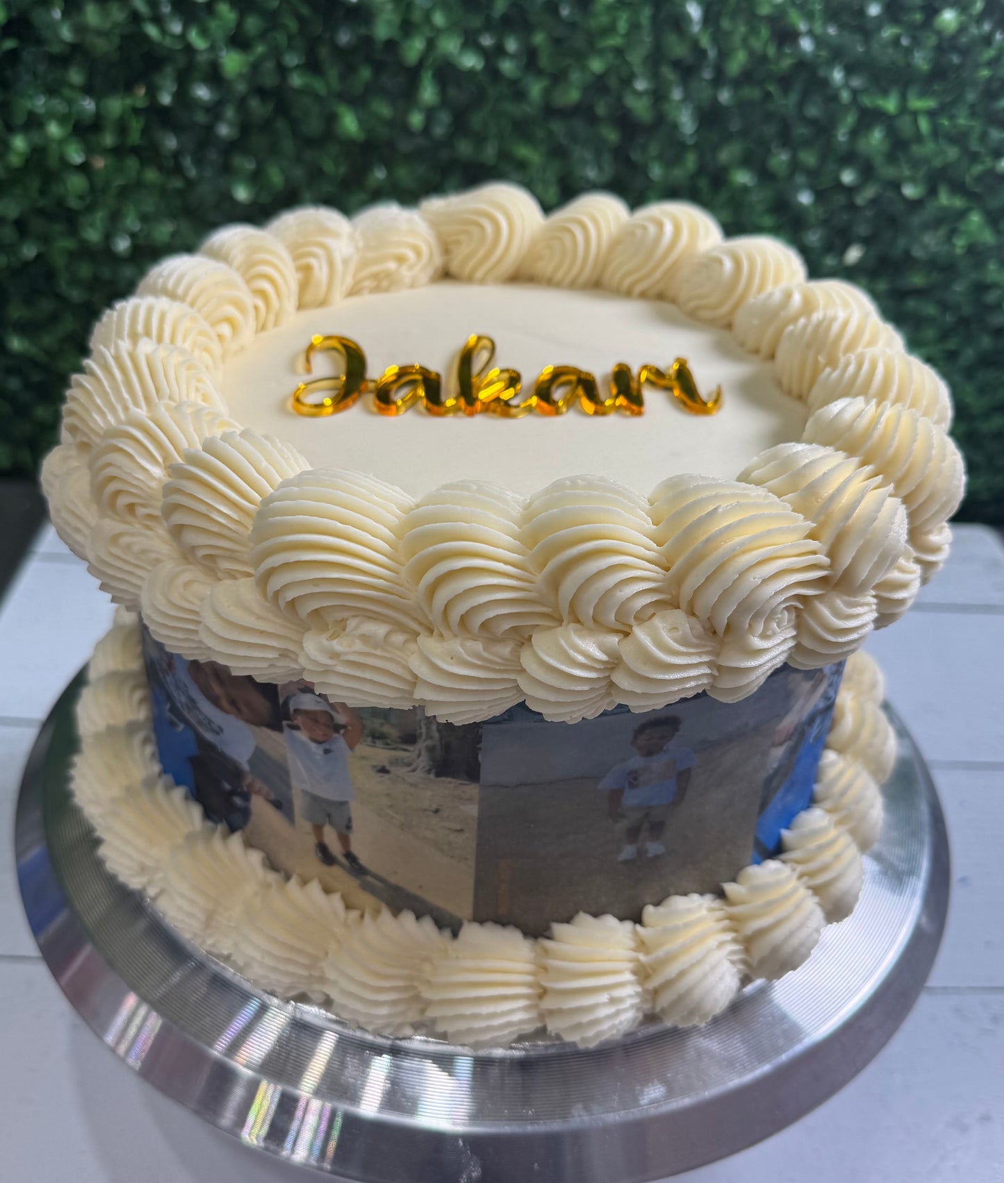 Photos Around Side (view branded/logo cakes to add this feature)