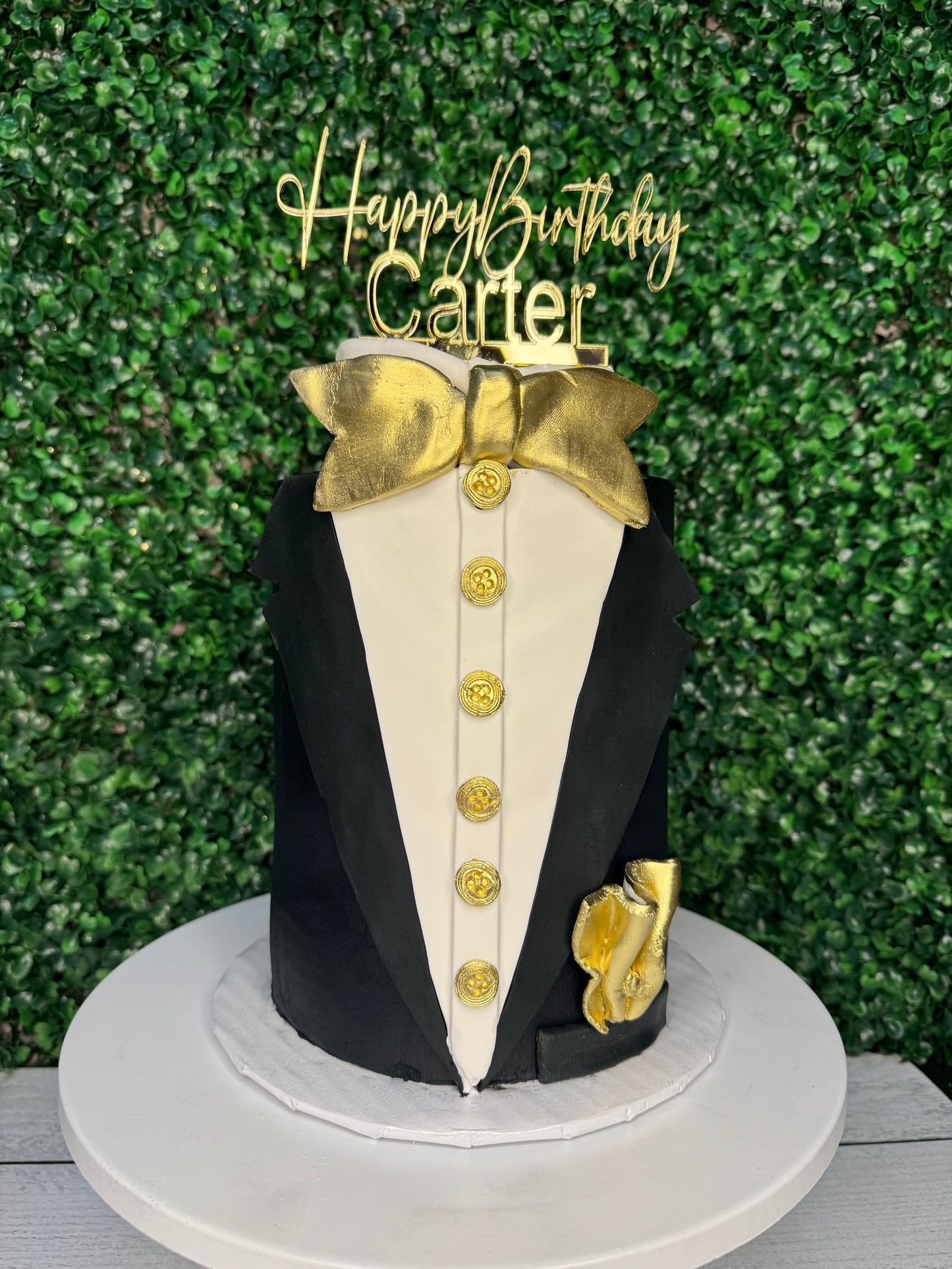 Luxe Man of the Hour