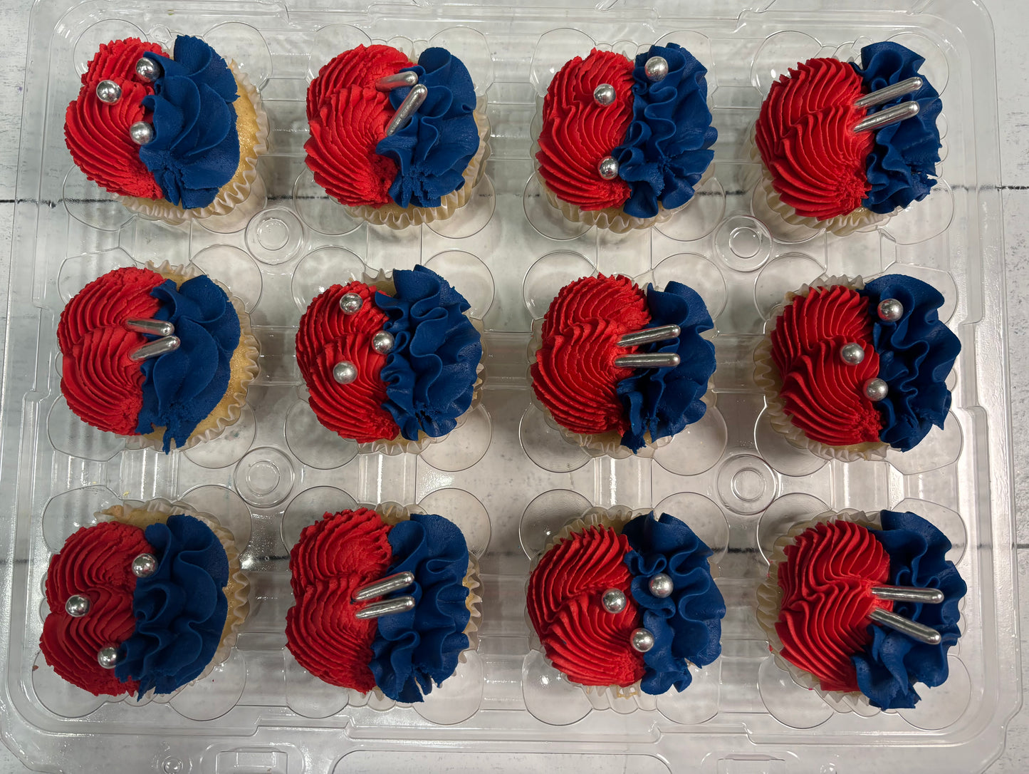 Deluxe Buttercream Cupcakes -Grad