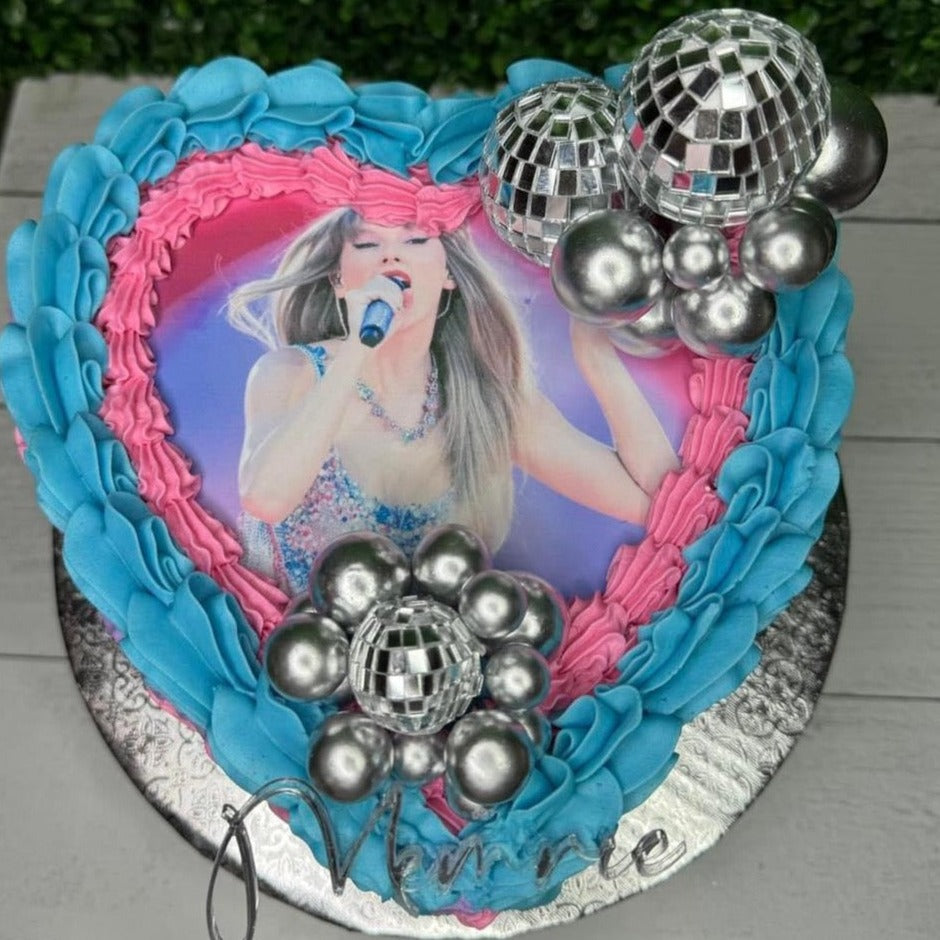 Photos Around Side (view heart cakes to add this feature)