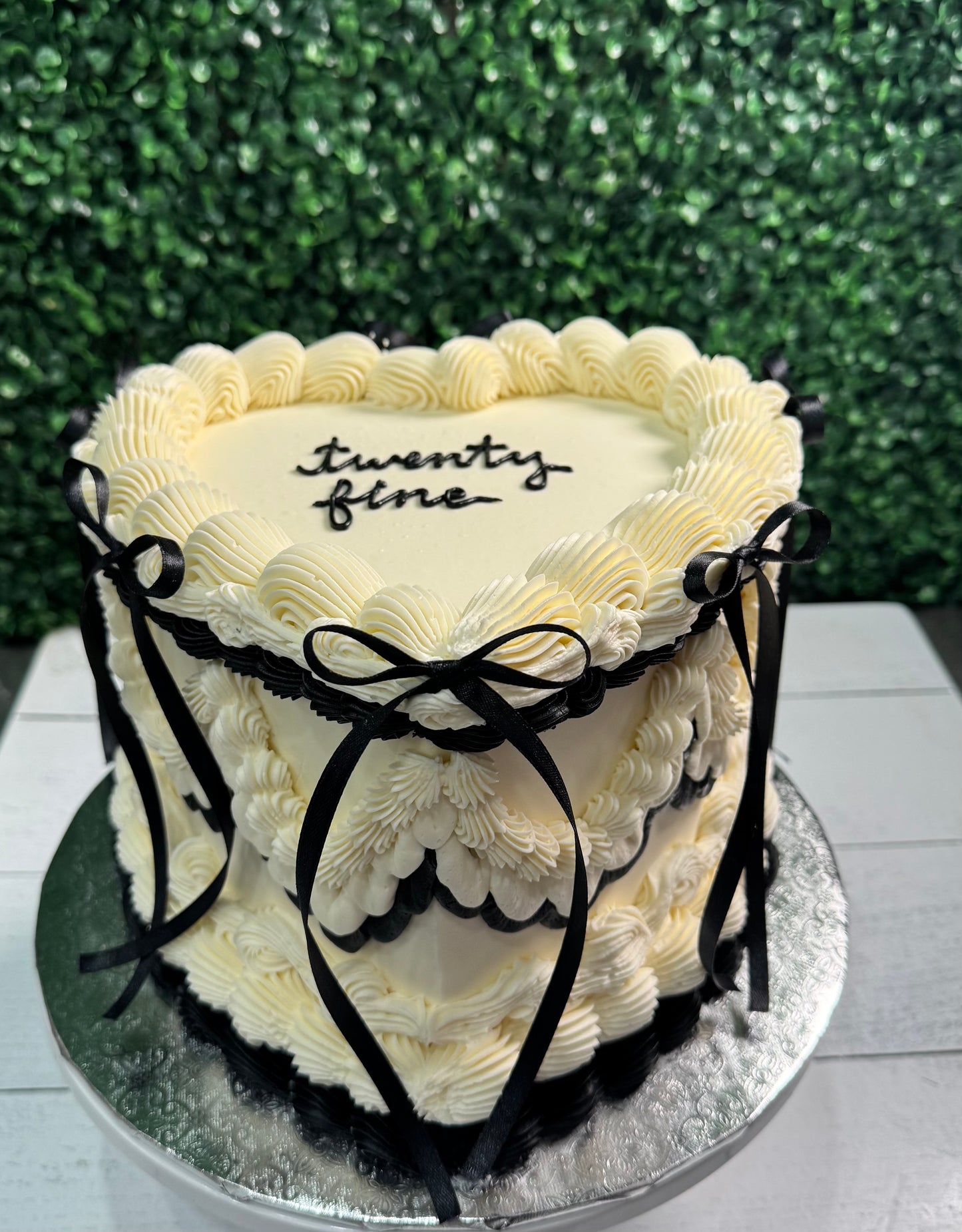 Vintage WITH RIBBON (View heart cake to add this feature)