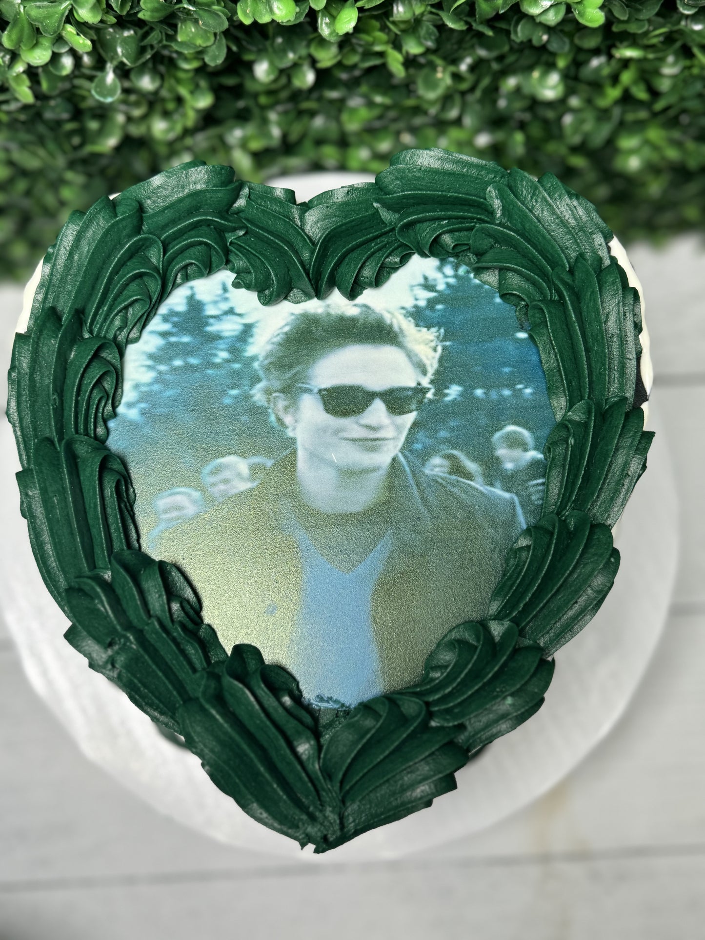 Photos Around Side (view heart cakes to add this feature)