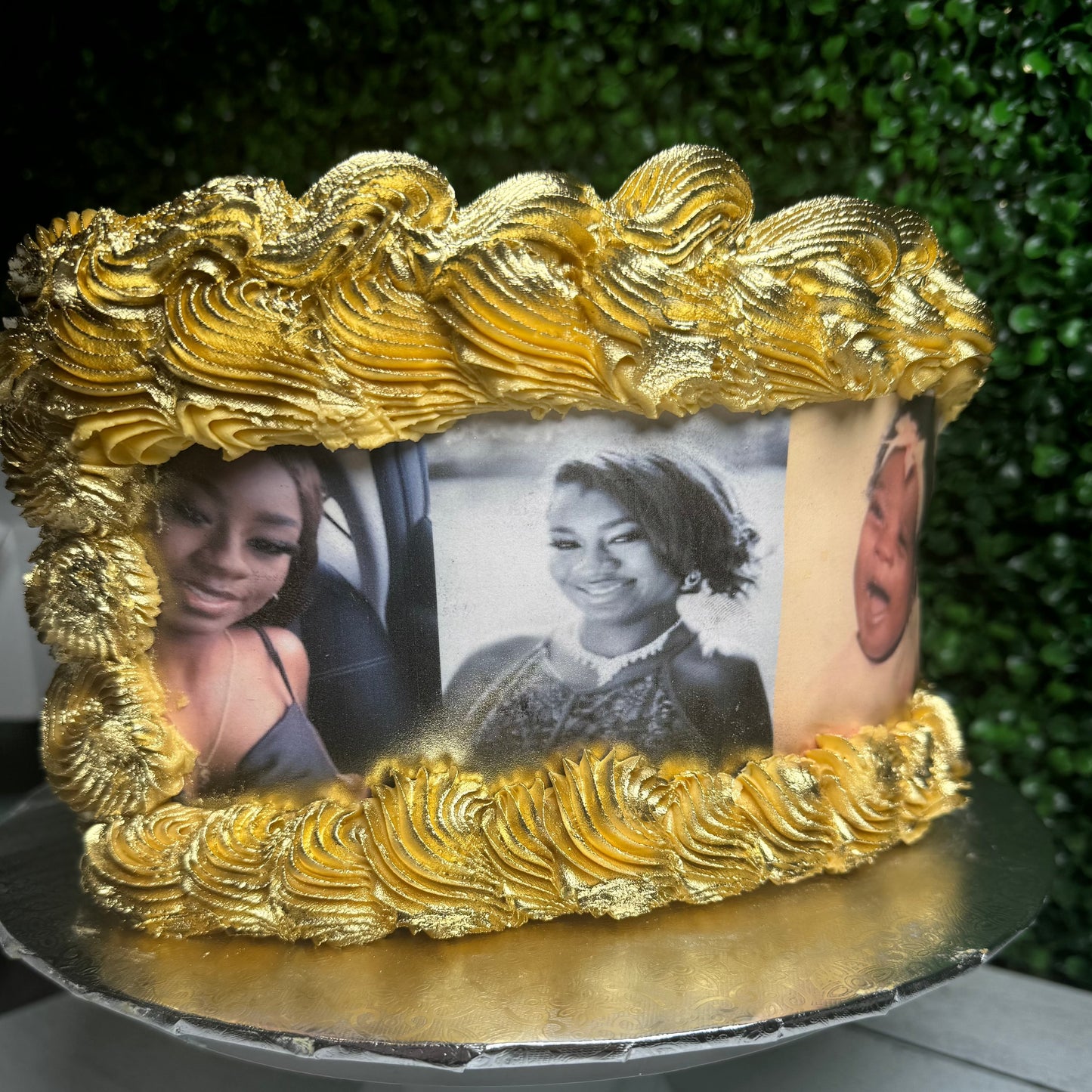 Photos Around Side (view heart cakes to add this feature)