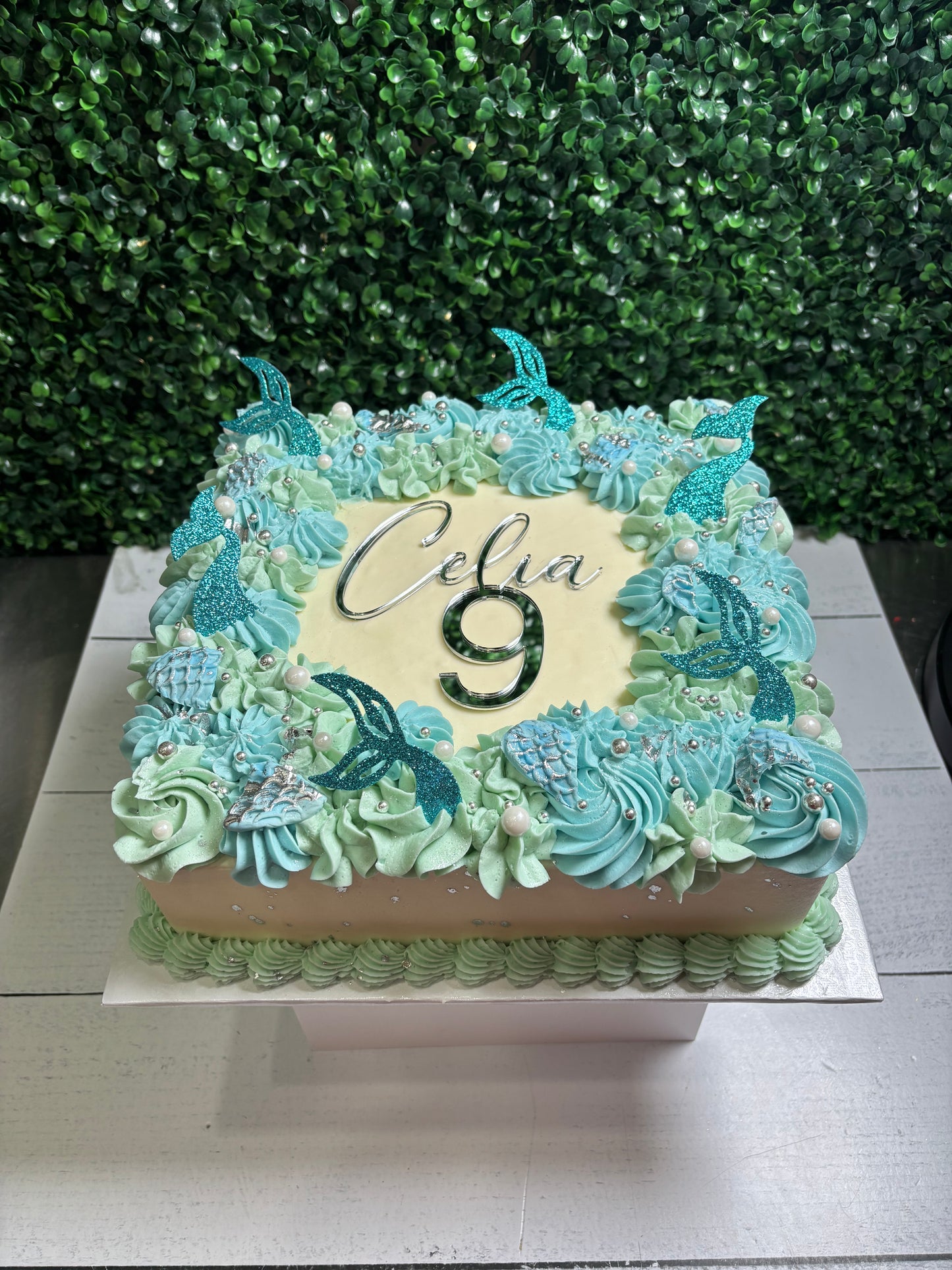 Square Luxe sheet cake - Themed