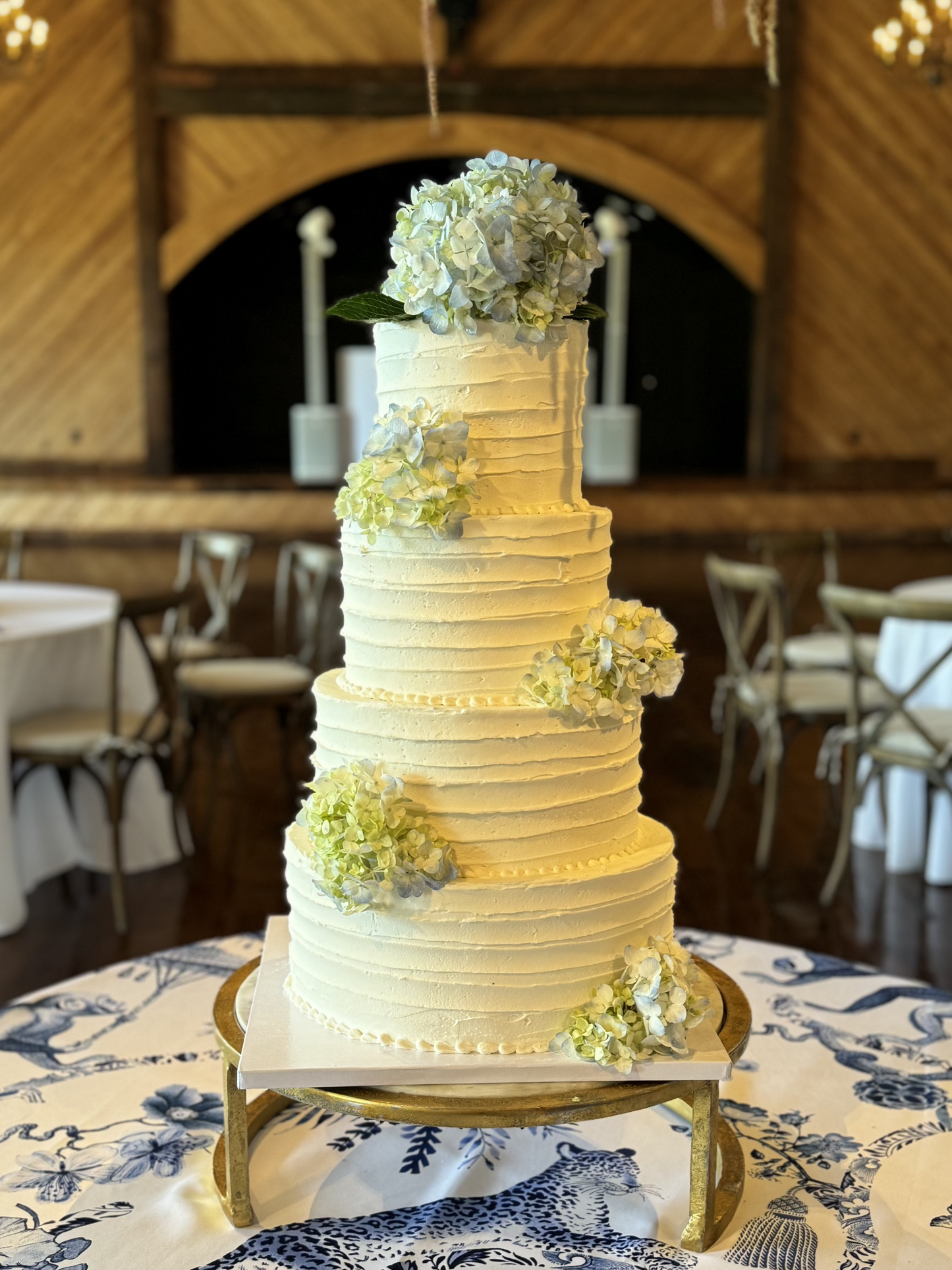 Softly Textured (4 tier)