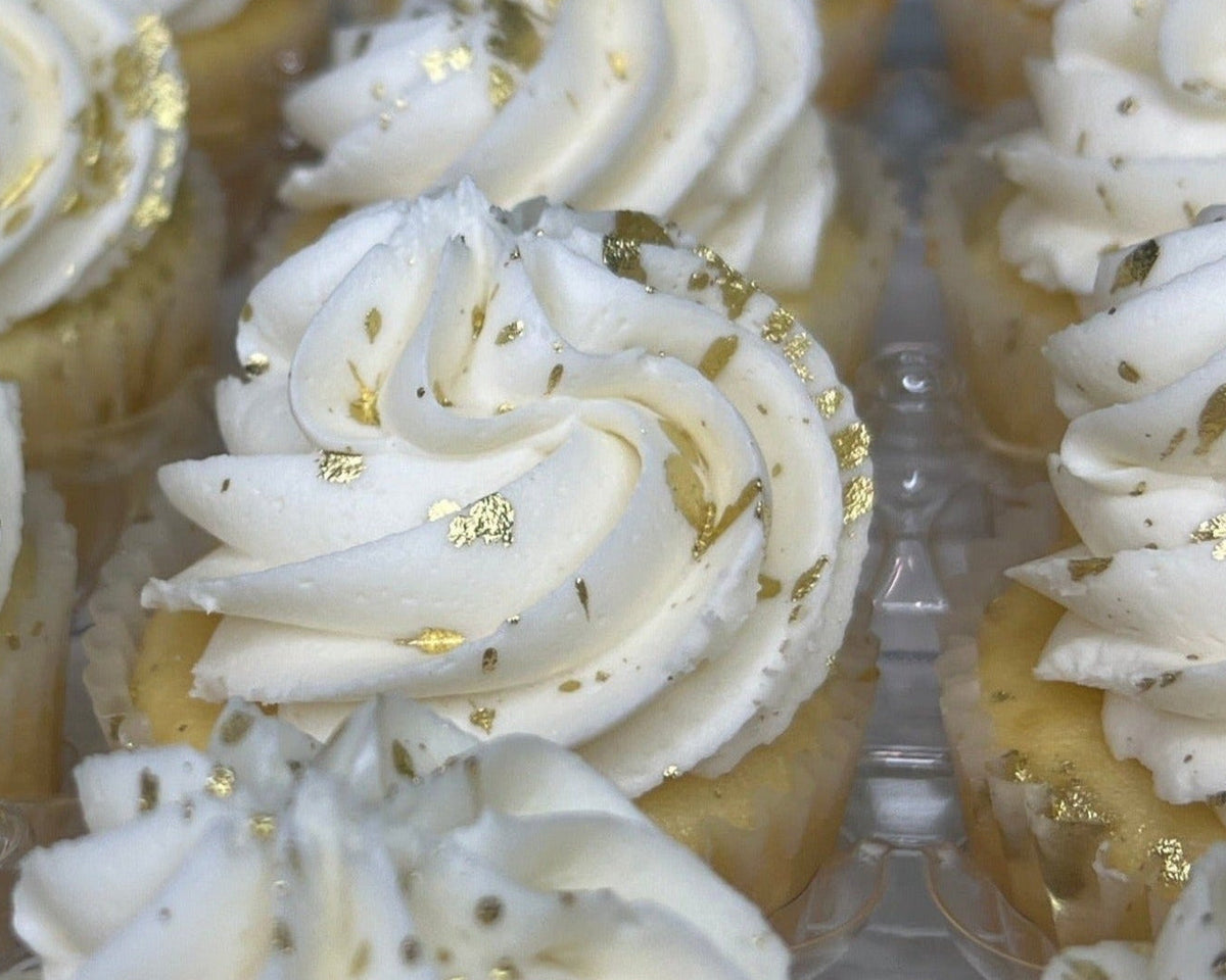 SUGAR FREE Vanilla Signature Cupcakes