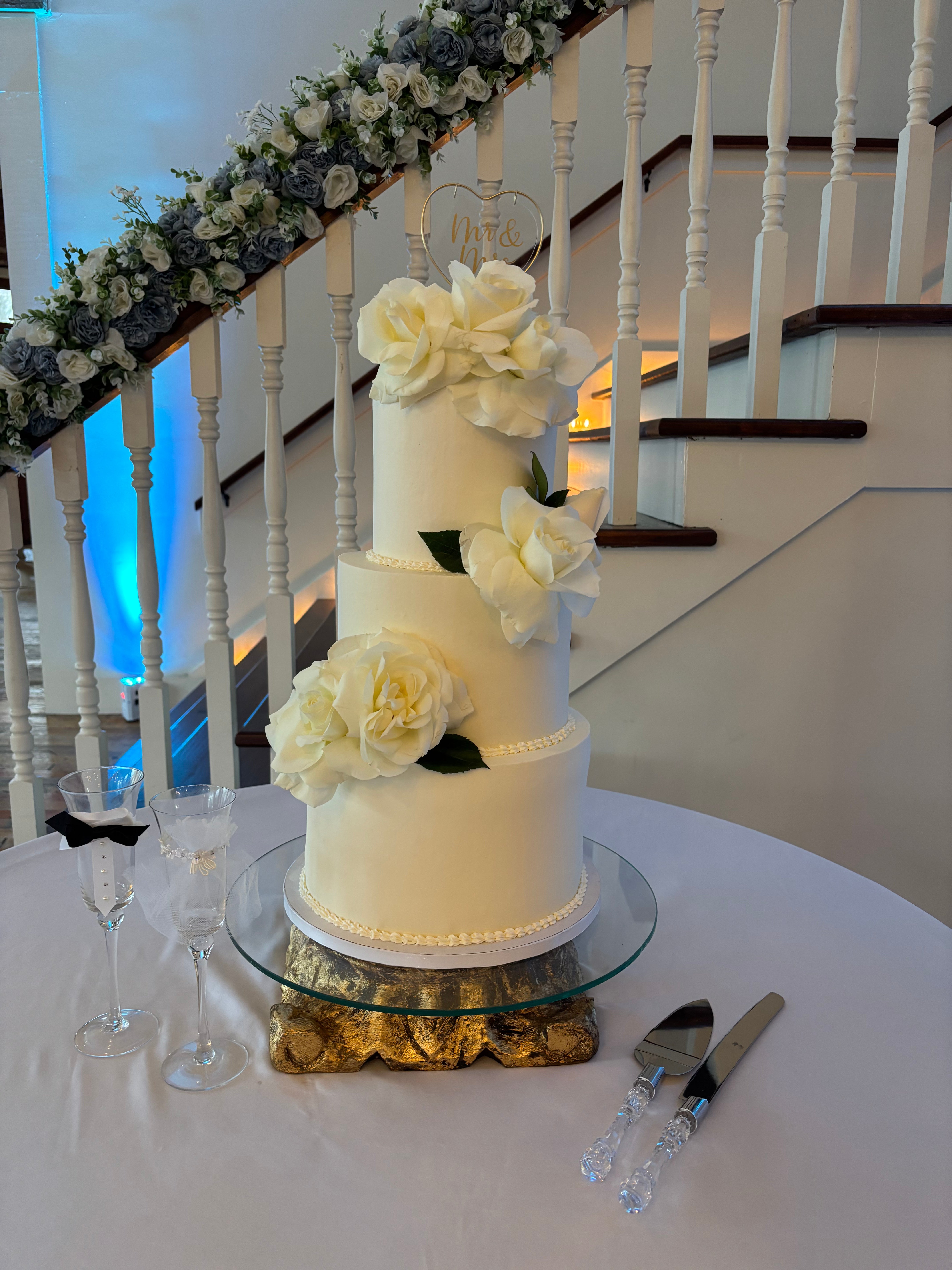 Classic Wedding Cake (3 Tier) – JustCakeIt!