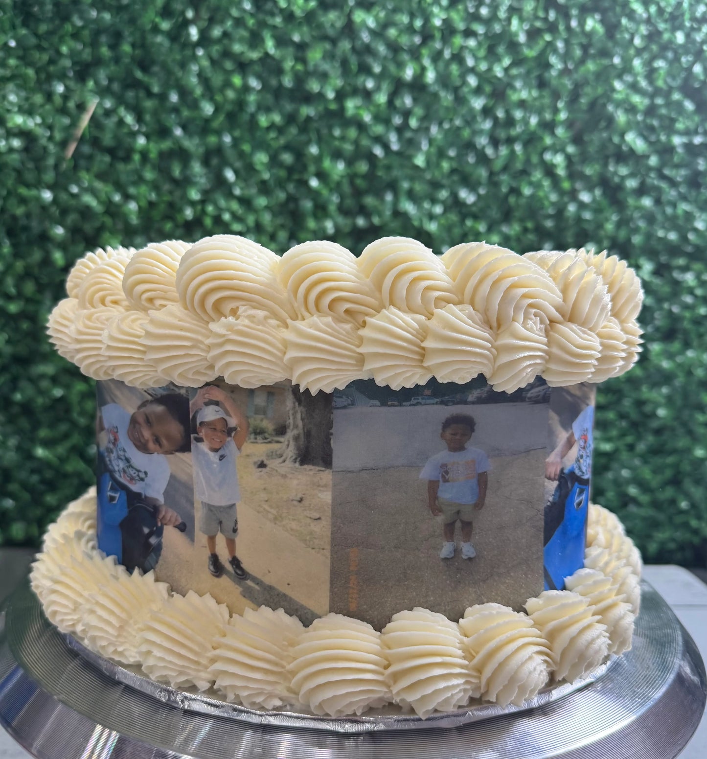 Photos Around Side (view branded/logo cakes to add this feature)