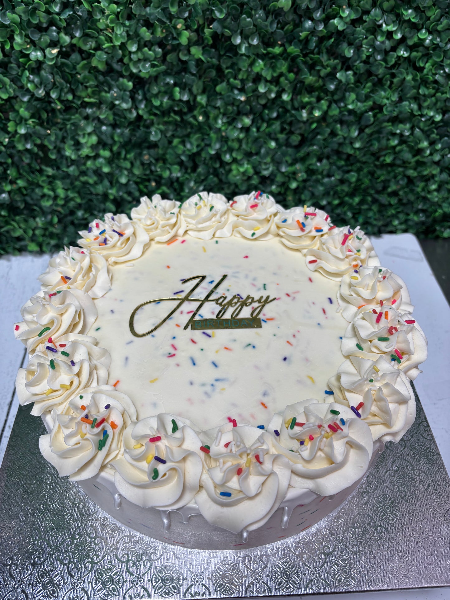 Classic Celebration Cake- Vanilla Funfetti SINGLE LAYER, 10inch