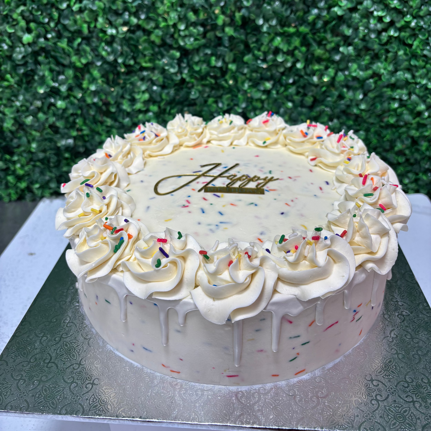 Classic Celebration Cake- Vanilla Funfetti SINGLE LAYER, 10inch