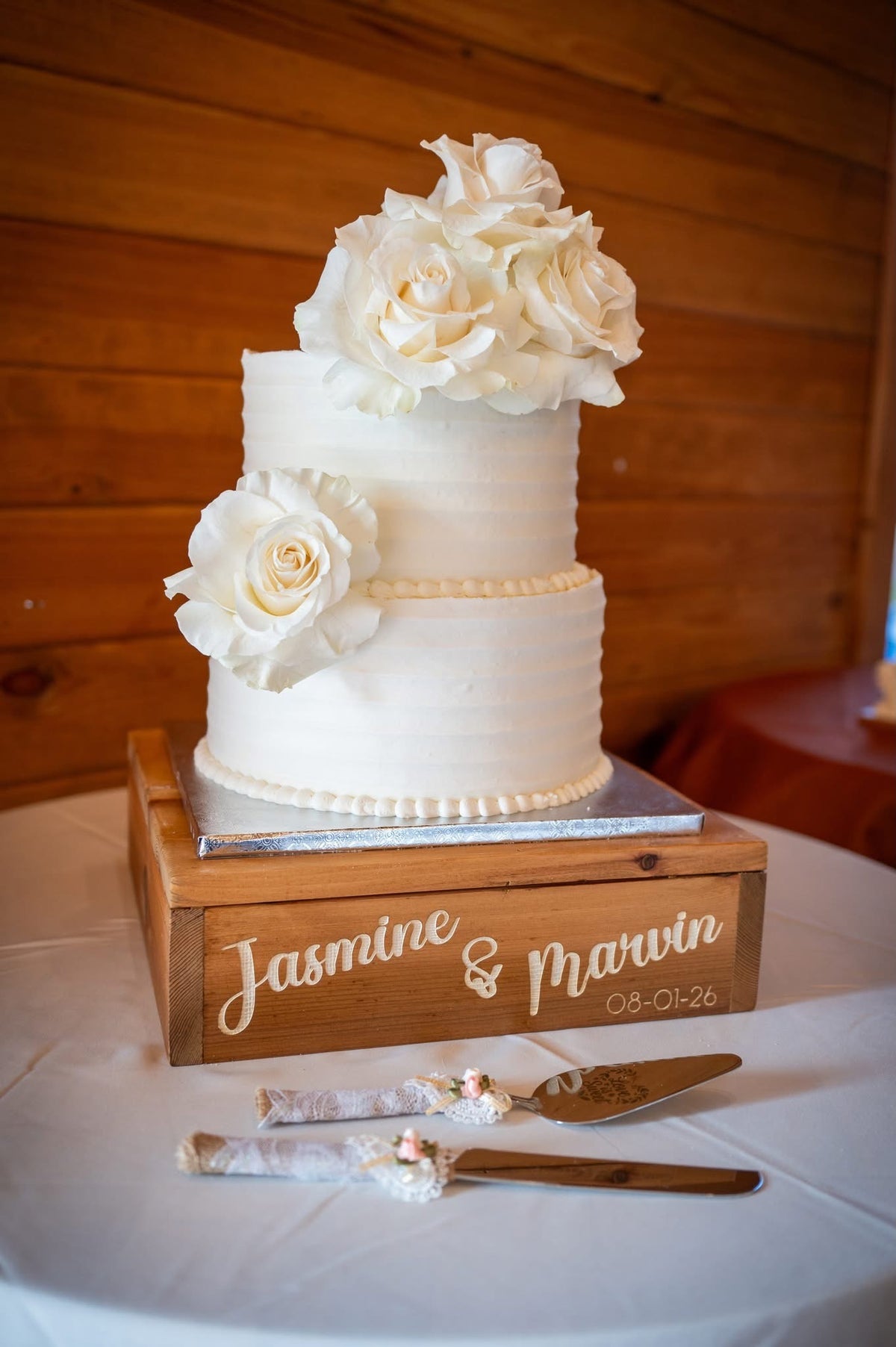 Softly textured (2 tier)