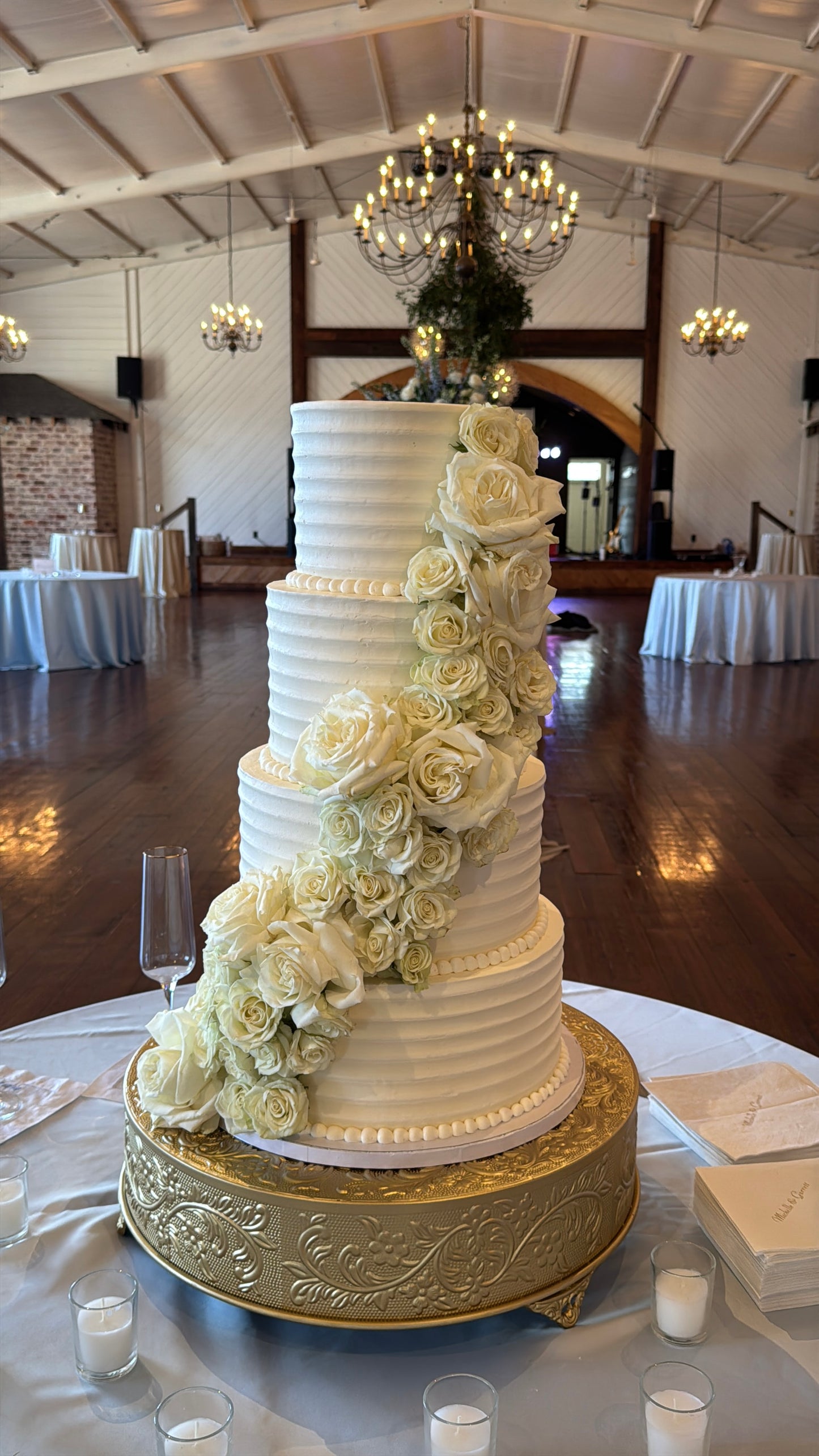 Softly Textured (4 tier)