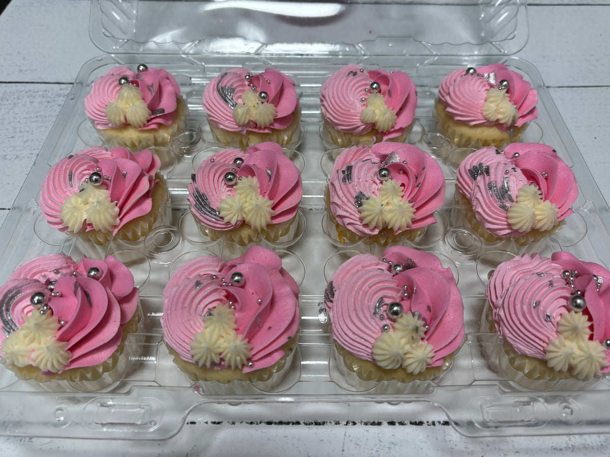 Deluxe Buttercream Cupcakes