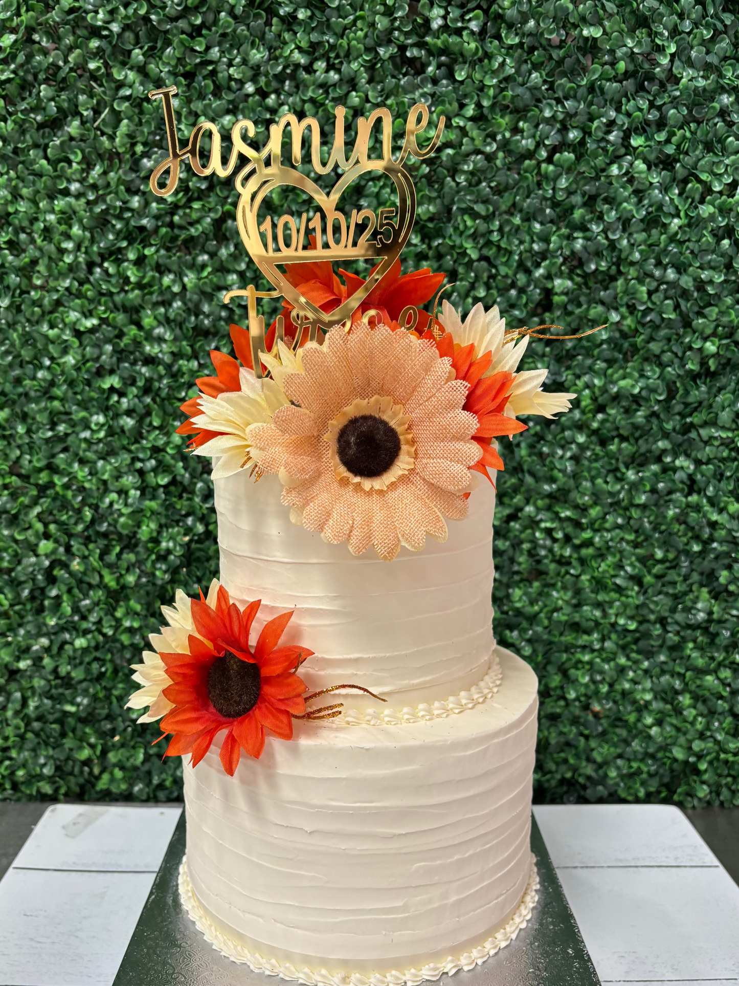 Softly textured (2 tier)