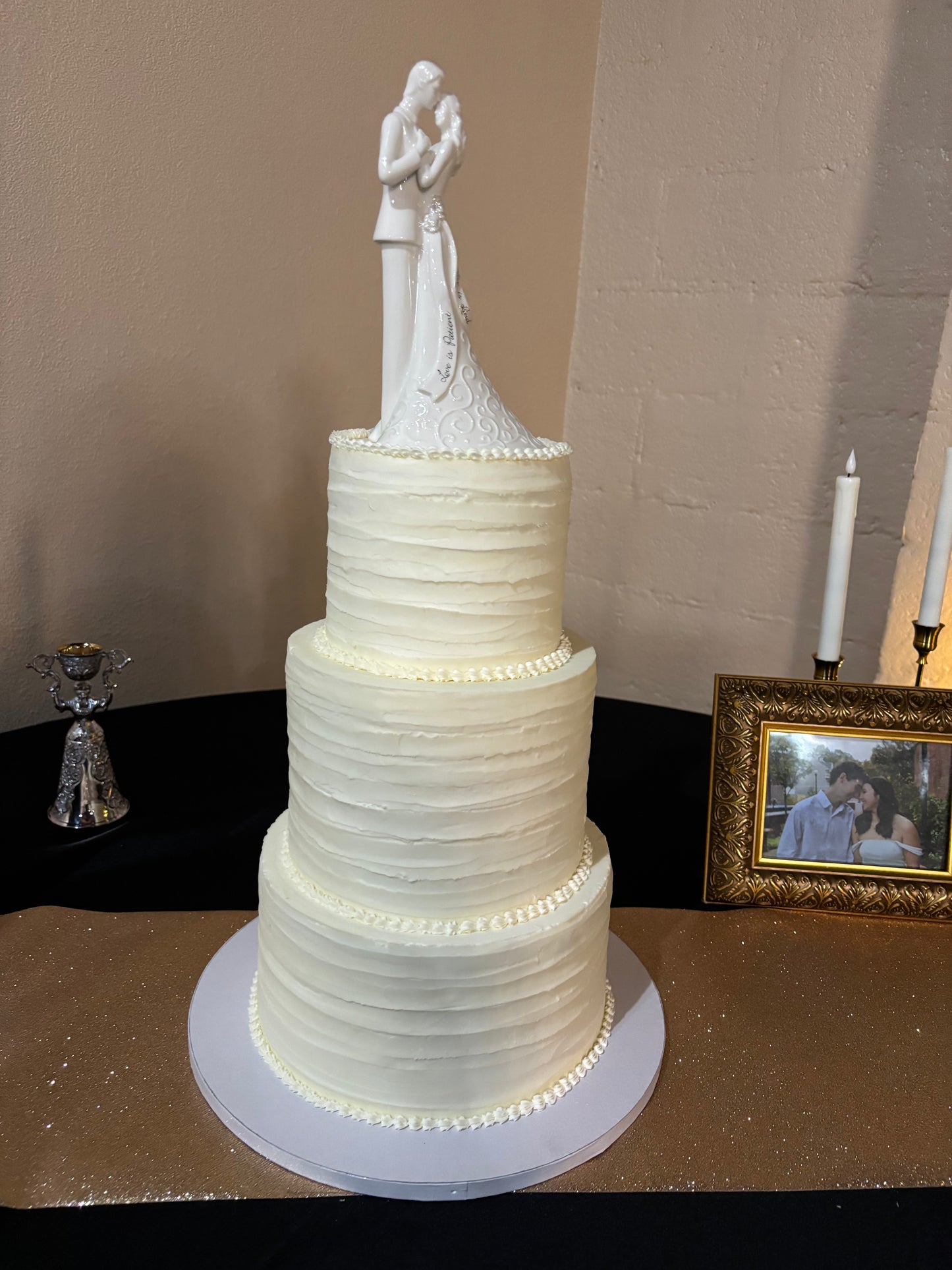 Softly Textured (3 tier)