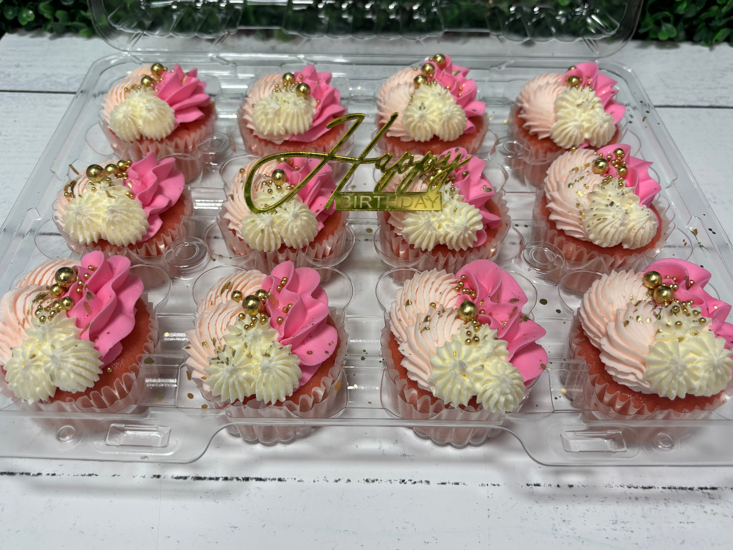 Deluxe Buttercream Cupcakes