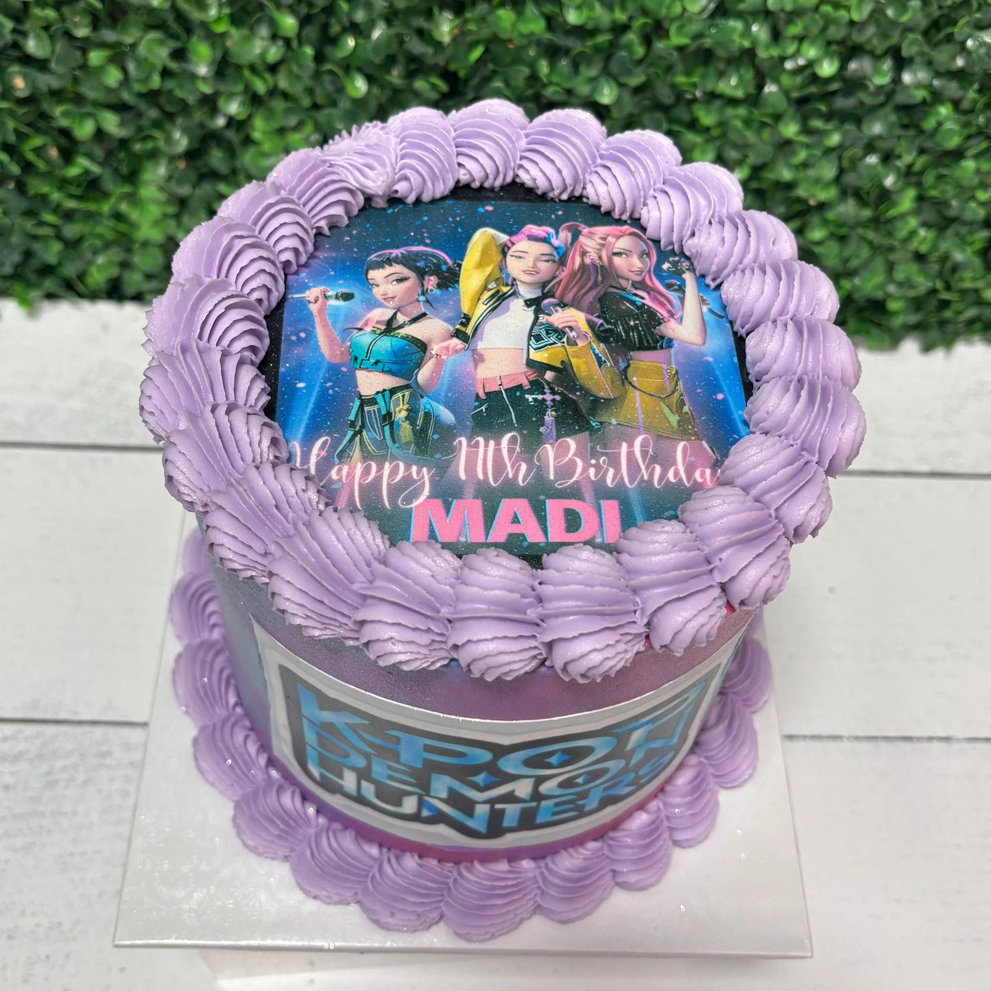 Photo on Top AND front (view branded/logo cakes to add this feature)